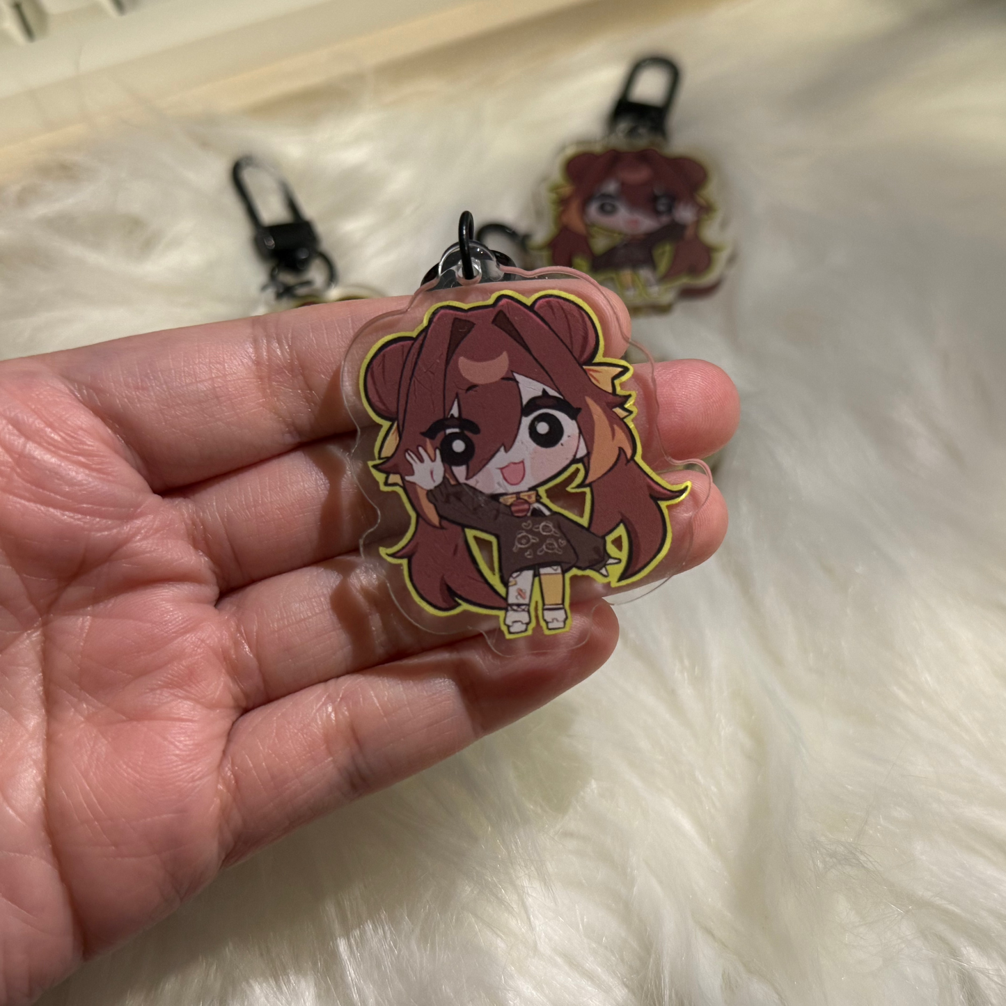 Honeybvg Acrylic Keychain